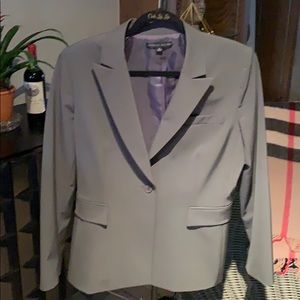 Beautiful Antonio Melani suit! Size 12 EUC cond.